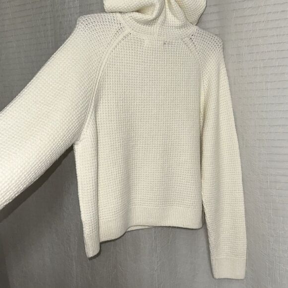 Aeropostale M Ivory Chunky Knit Hooded Sweater front Pocket - Picture 6 of 12